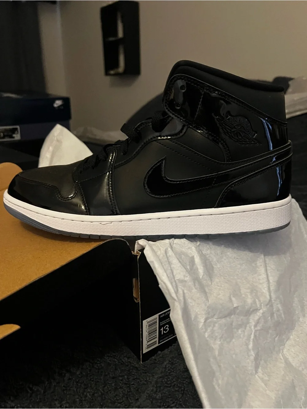 Jordan men’s glossy